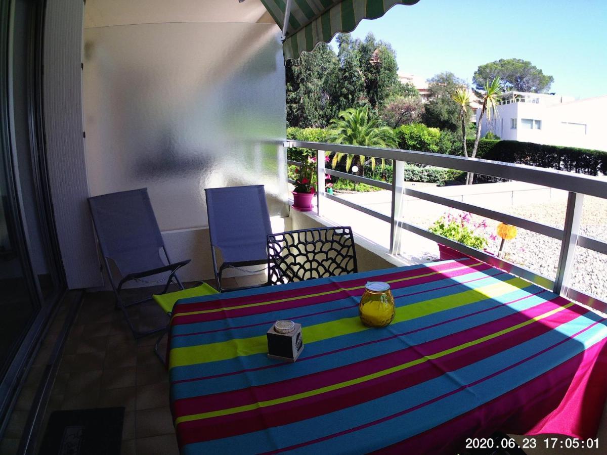 Studio 127, Vue Mer Et Piscine, Port Santa Lucia Saint-Raphaël Exteriör bild