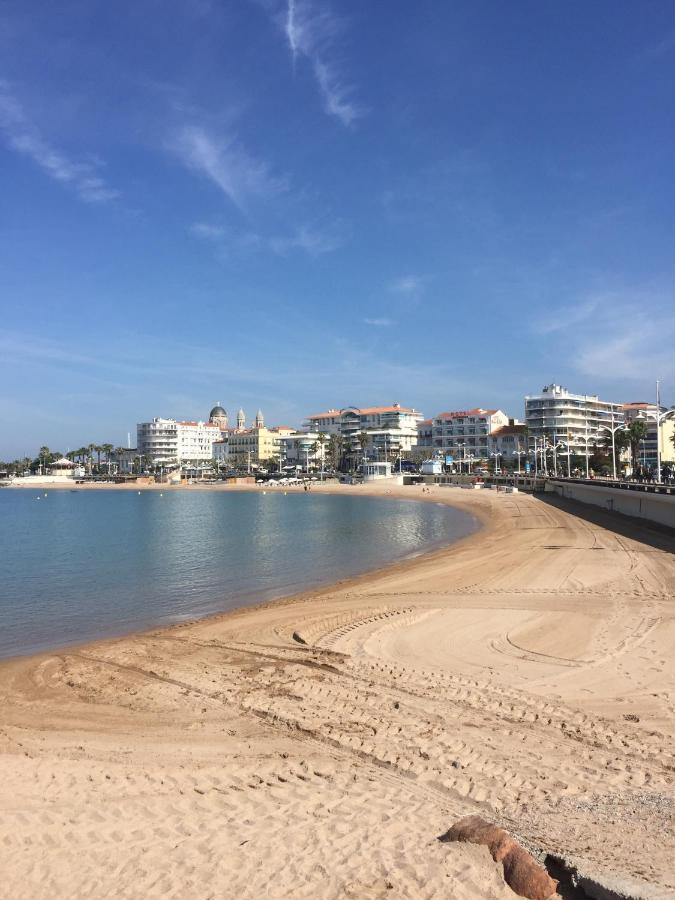 Studio 127, Vue Mer Et Piscine, Port Santa Lucia Lägenhet Saint-Raphaël Exteriör bild